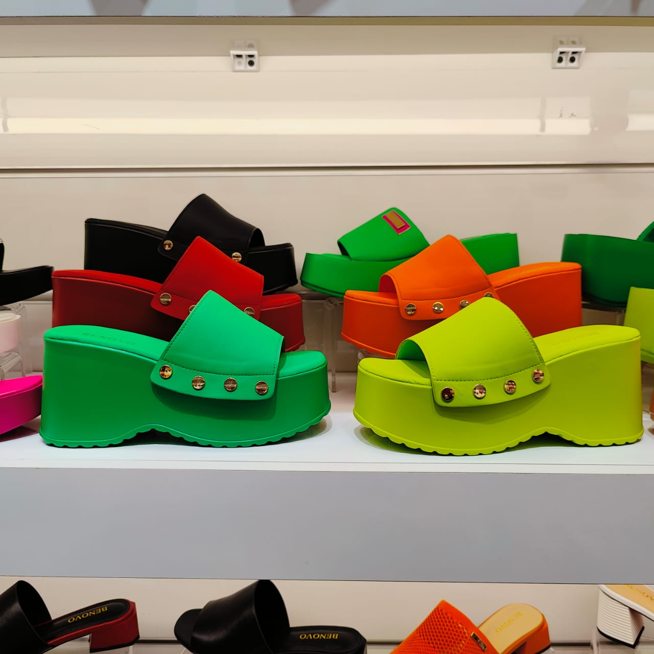 Elegant Modern Shoe
