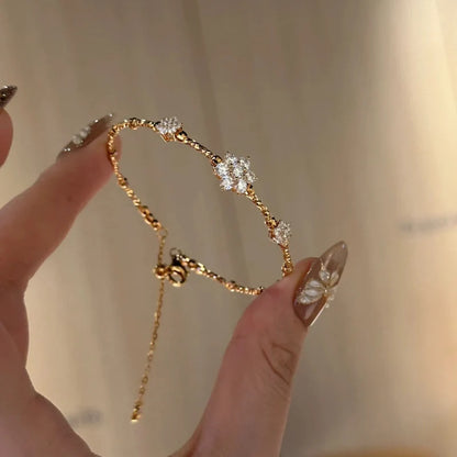French Style Light Luxury Exquisite Bracelet Chic Elastic Flower Bracelet Sparkling Zircon Snowflake Ring 925 Silver Jewelry Set